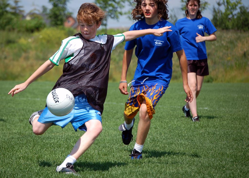 children_playing_gaelic_football_ajax_ontario